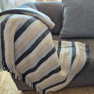 Nido Notte Throw Blanket, Striped Gray and Cream With Fringe, Super Soft,